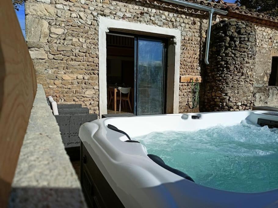 Gite De Charme Avec Jacuzzi Face Au Mont Ventoux Crestet ภายนอก รูปภาพ